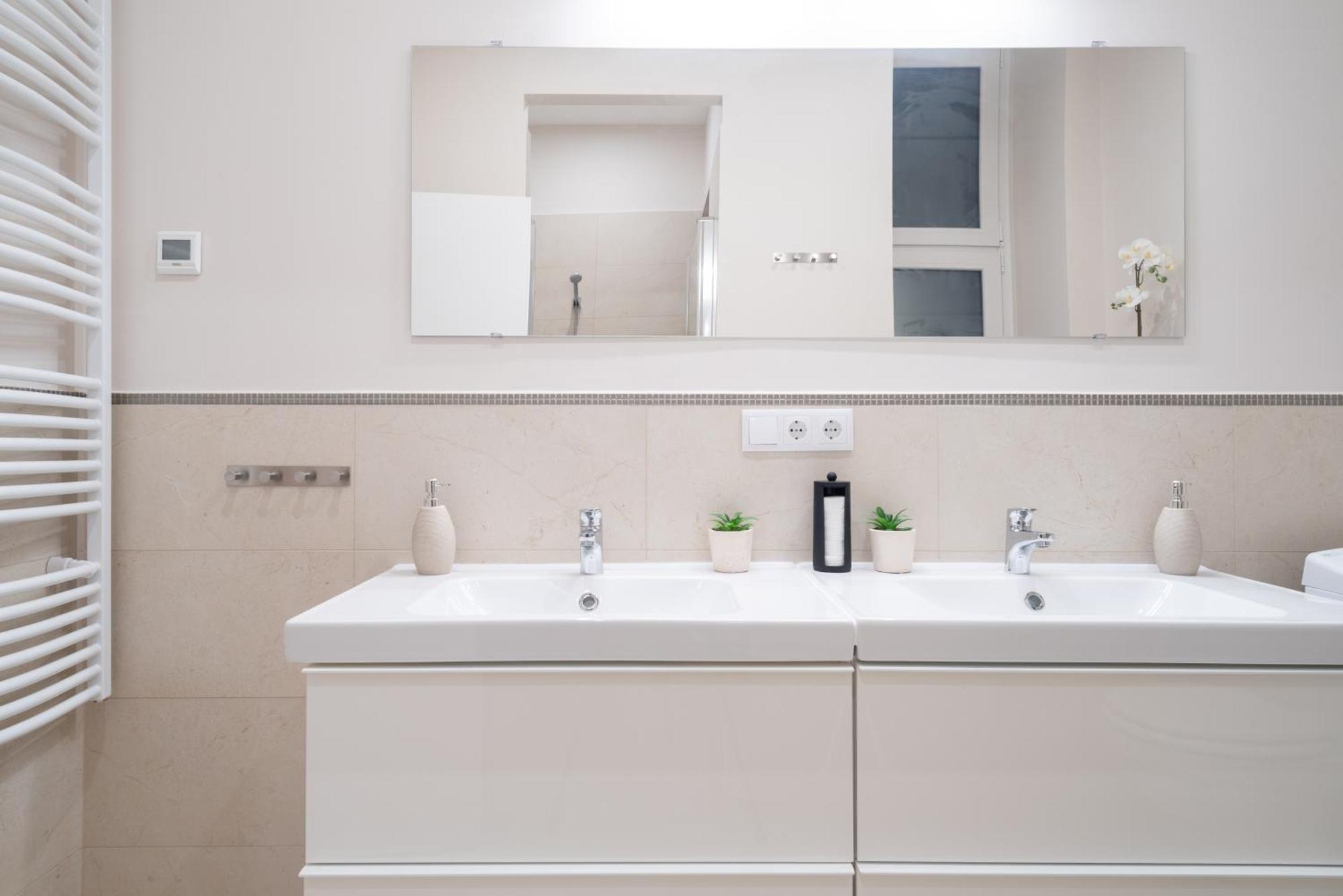 Amethyst - Acacia 2 Bedroom Апартаменти